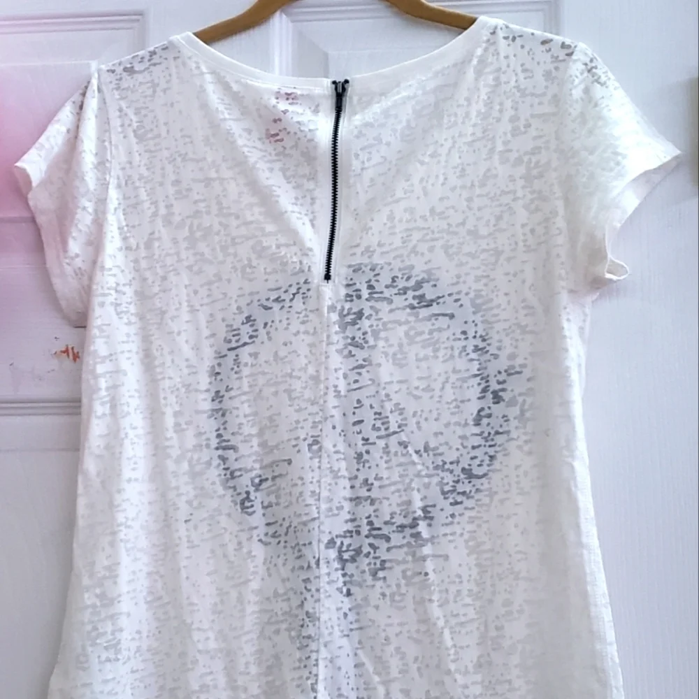 H&M  White Short Top With Peace Logo - Picture 6 of 8